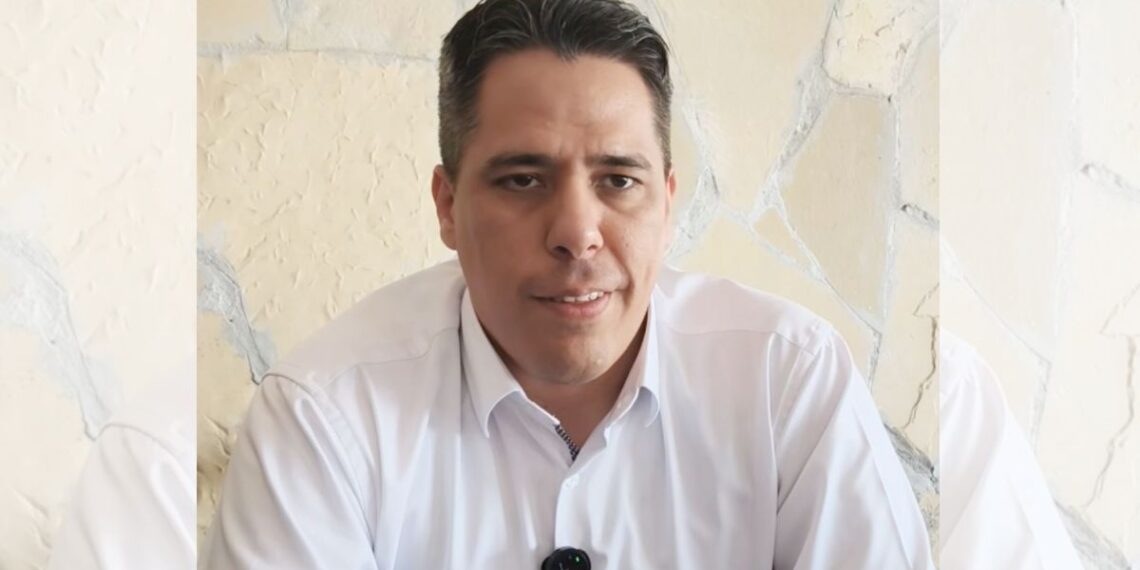 Abogado chiapaneco promete sentencias de fondo y trato humano en juzgados.