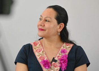 La dependencia que encabeza María Luisa Albores abrió tarde las bodegas para el acopio de maíz, lo que obligó a campesinos a vender su cosecha a menor precio, generando pérdidas millonarias.
