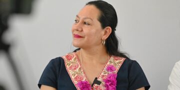 La dependencia que encabeza María Luisa Albores abrió tarde las bodegas para el acopio de maíz, lo que obligó a campesinos a vender su cosecha a menor precio, generando pérdidas millonarias.