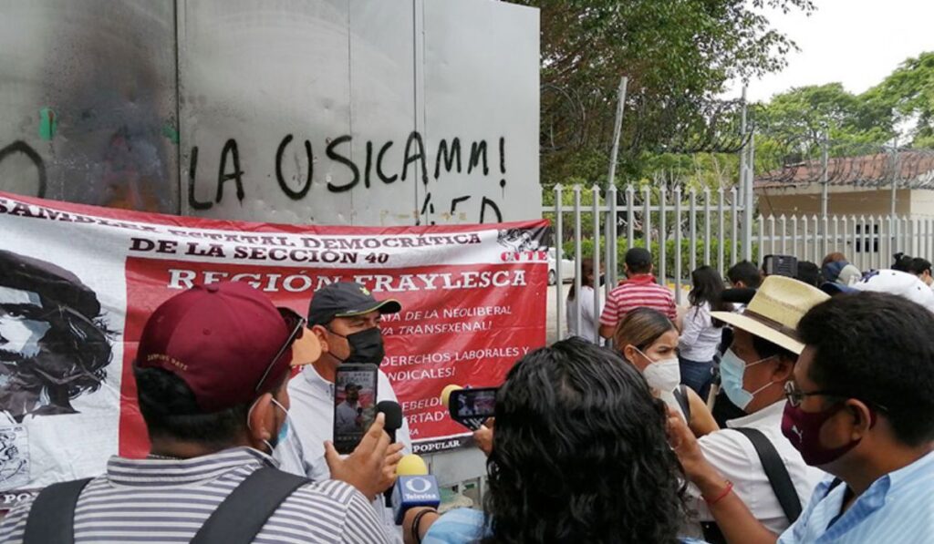 Docentes de secundarias técnicas siguen esperando derechos laborales prometidos desde 2017. La vocación choca con la burocracia y la simulación.