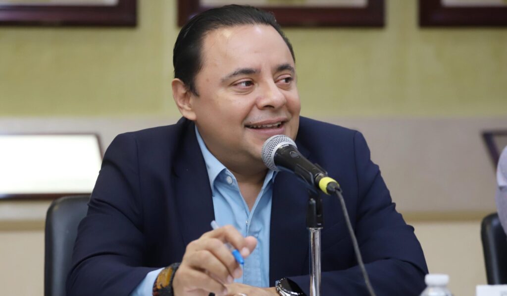 Moreno Guillén relató los cambios internos y externos que beneficiaran a las y los chiapanecos.