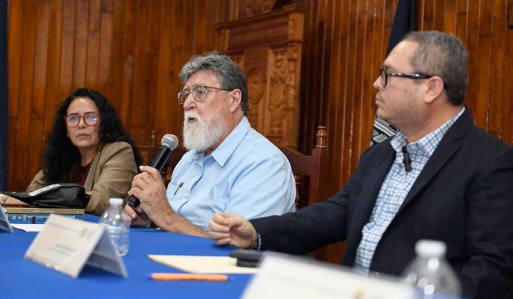 Con la conferencia “Chiapas: la variedad cultural como riqueza social”, la UNACH instauró la Cátedra Andrés Fábregas Puig, reconociendo su legado en la antropología y defensa de la diversidad cultural del estado.