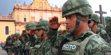 Mientras México vive uno de sus periodos más militarizados, el secretario de Educación en Chiapas impulsa un giro simbólico.