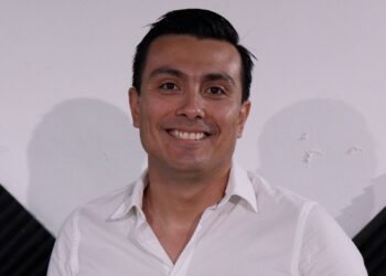 En el viejo sistema, si pasaban cosas buenas o malas nadie decía nada ni salía a dar la cara al pueblo para explicarle, afirmó el candidato a juez de Distrito en Materia de Amparo 