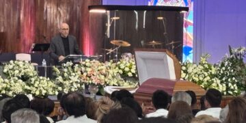 Diversas personalidades de la política chiapaneca expresaron sus condolencias por su partida.