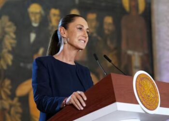 La presidenta Claudia Sheinbaum anunció mejoras salariales, más vacaciones y una nueva política para la movilidad docente.
