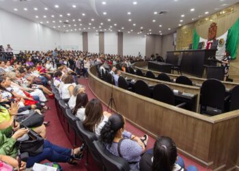Legisladoras, activistas y autoridades destacan avances y retos en la participación política de las mujeres.