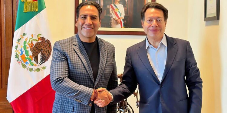 El gobernador y el titular de la SEP dialogan sobre infraestructura y agenda educativa para Chiapas.