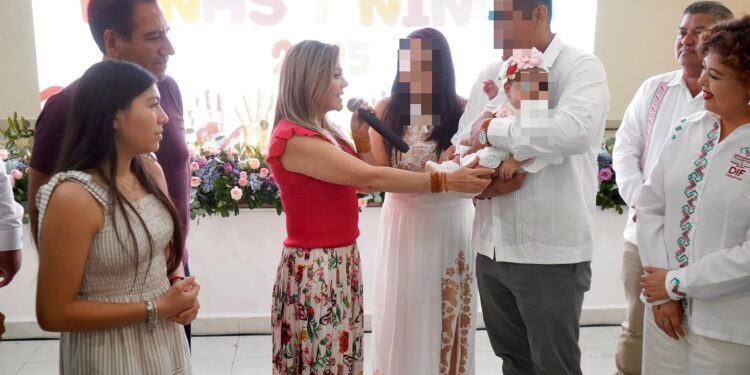 El gobierno de Chiapas integró nuevas familias mediante adopciones legales, garantizando amor, estabilidad y futuro a niñas y niños en situación de vulnerabilidad.