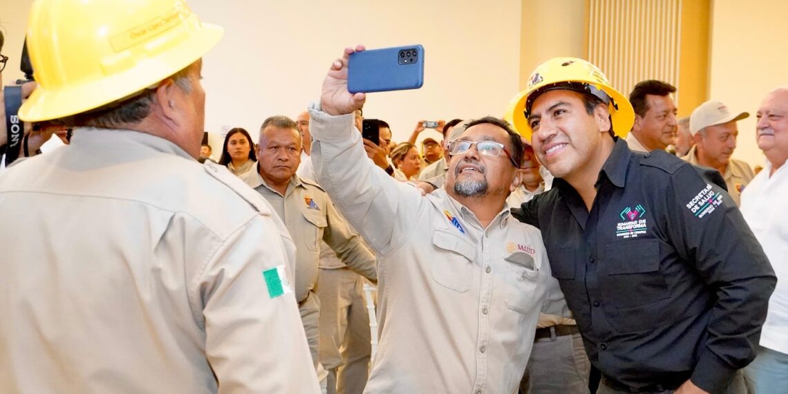 El gobernador anunció un próximo estímulo económico para quienes trabajan en la prevención de enfermedades, destacando su labor en comunidades apartadas.