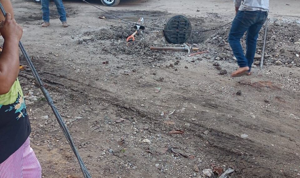 Vecinos de la Unidad Antorchista llevan más de dos semanas entre pestilencia, afectaciones y riesgo sanitario, sin recibir atención del organismo municipal.