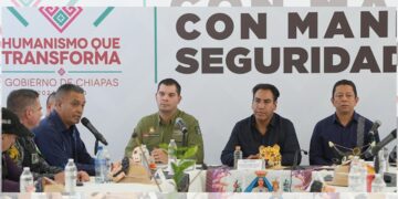Junto al gobernador del estado y el fiscal de Chiapas, llevaron a cabo una reunión de trabajo.