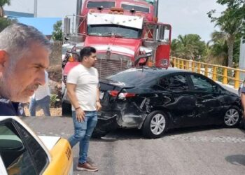 Mal diseño y fallas en el Libramiento Norte provocaron accidente múltiple; vecinos temen tragedias mayores.