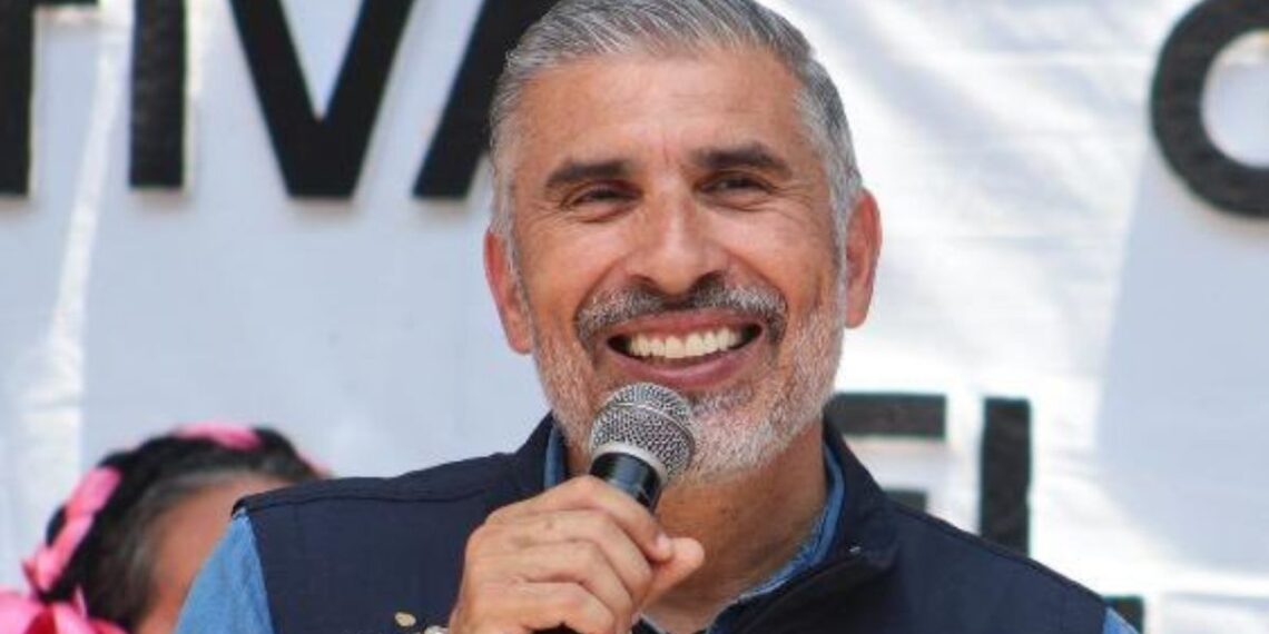 El gobernador ha entendido que gobernar ya no es imponer, sino comunicar, socializar y construir con la gente. Una lección que el presidente municipal Ángel Torres Culebro haría bien en aprender: gobernar sin diálogo ya no es opción.