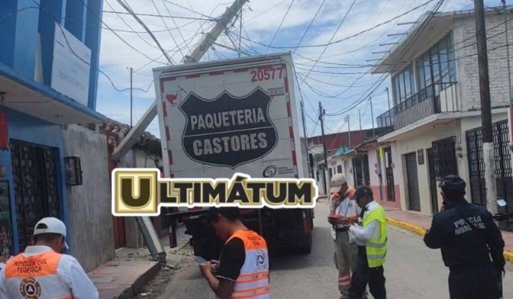 Vecinos exigen a autoridades mejorar la infraestructura para evitar más accidentes.