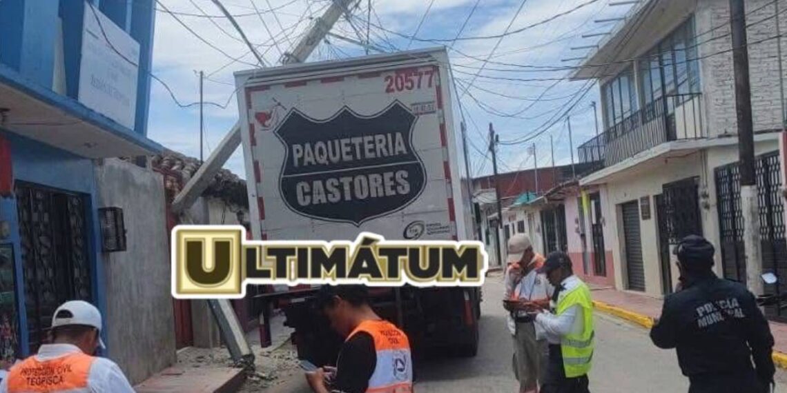 Vecinos exigen a autoridades mejorar la infraestructura para evitar más accidentes.