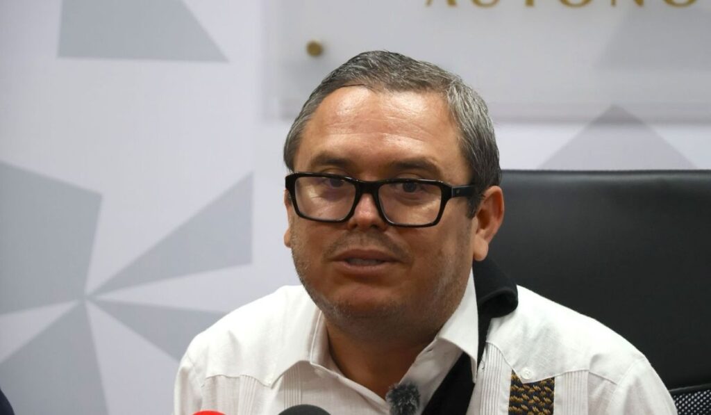 Rector Oswaldo Chacón aseguró transparencia y alternativas para aspirantes no admitidos.
