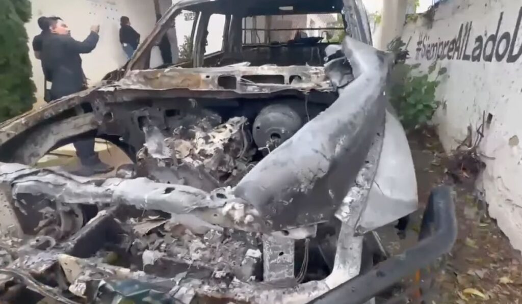 Fiscalía y SSP investigan homicidio de cinco elementos en Frontera Comalapa; hallaron más de 200 impactos de bala.