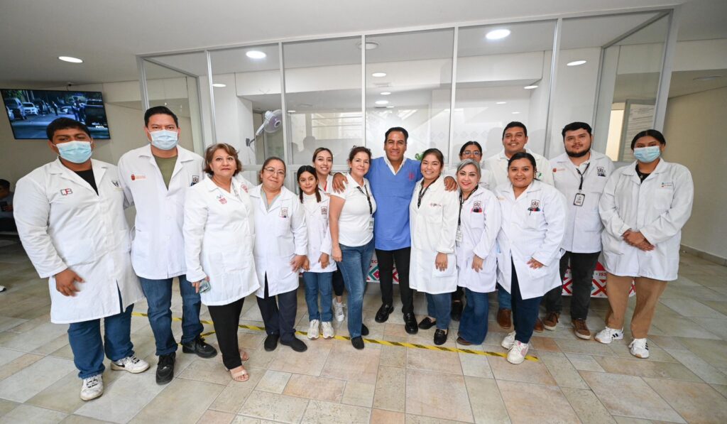 Eduardo Ramírez impulsó acciones para brindar atención médica segura y de calidad.