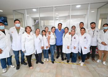 Eduardo Ramírez impulsó acciones para brindar atención médica segura y de calidad.