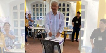 Desde Palenque, el expresidente votó, habló de su retiro y anunció un nuevo libro.