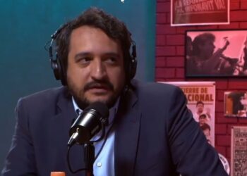 Tras ser señalado por los fracasos electorales en Durango y Veracruz, Andrés Manuel López Beltrán intenta desprenderse del mote familiar.