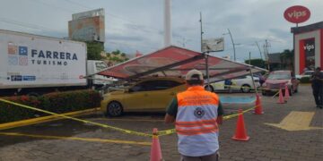 Vientos de hasta 80 km/h provocaron afectaciones viales en Tuxtla Gutiérrez.