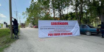Vecinos de Terán bloquean paso a camiones por daño ambiental