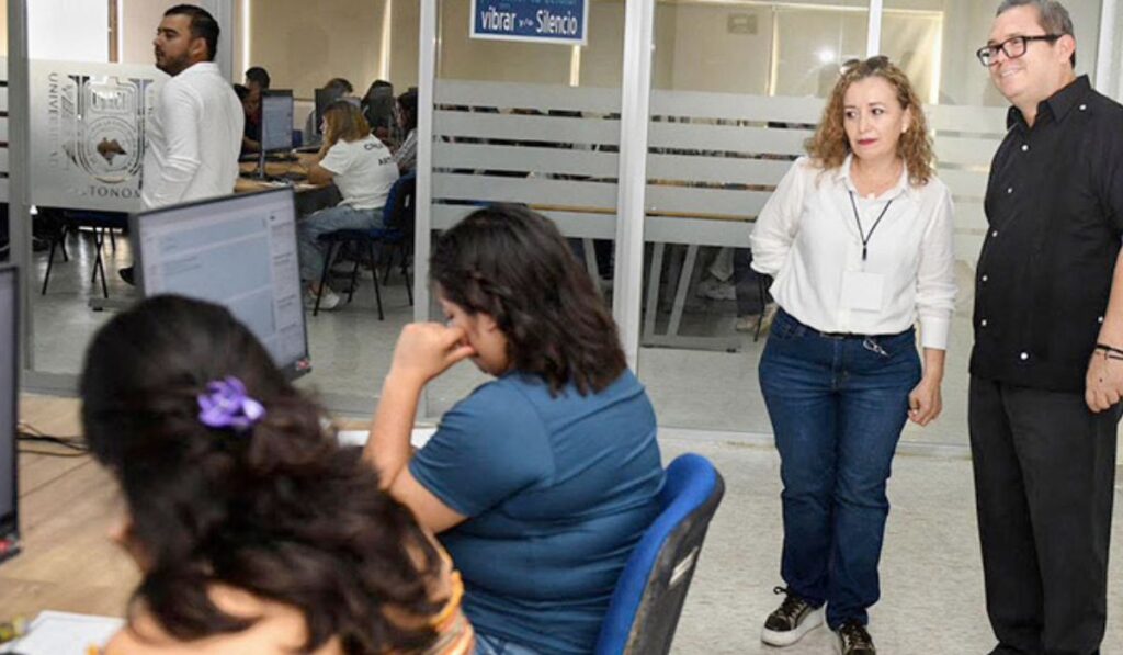 A 100 días de emitida la convocatoria, aspirantes a Médico Cirujano presentaron su examen en un proceso vigilado por el rector Oswaldo Chacón y el Sistema Anticorrupción.
