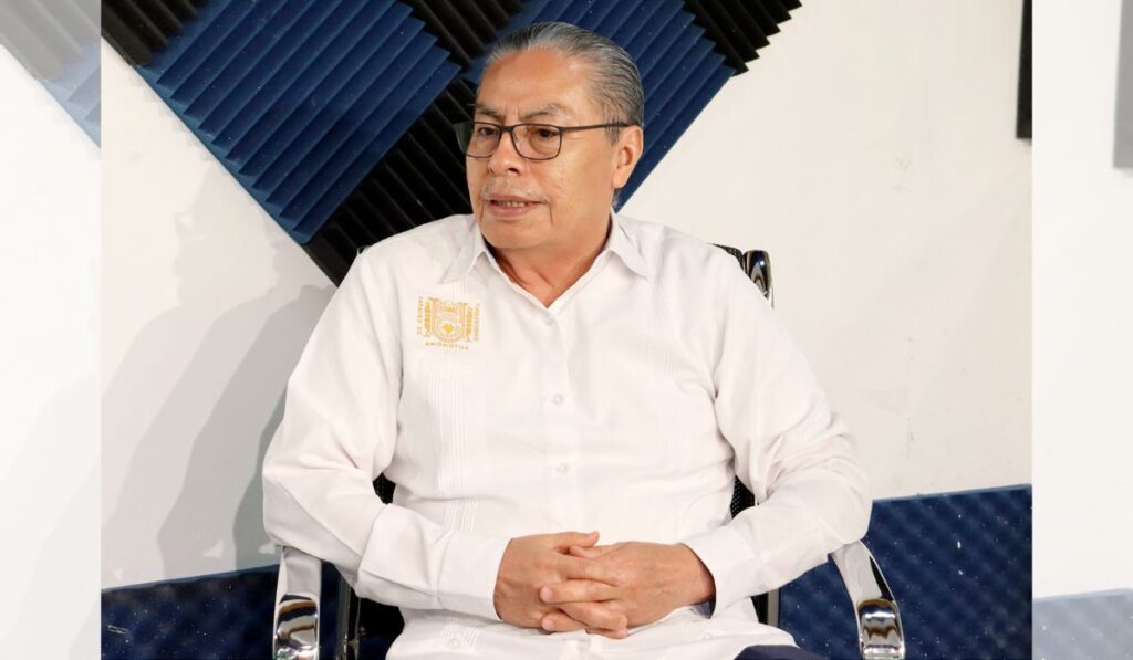 El rector Oswaldo Chacón ha marcado un antes y un después dentro de la UNACH, por su experiencia, capacidad, formación, trayectoria, carisma y liderazgo, precisó el director académico de la institución.