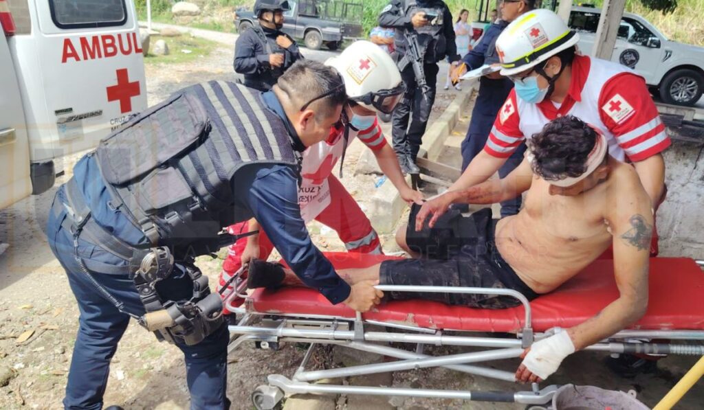 Dos sujetos atacaron a un hombre que caminaba por la colonia; está grave.