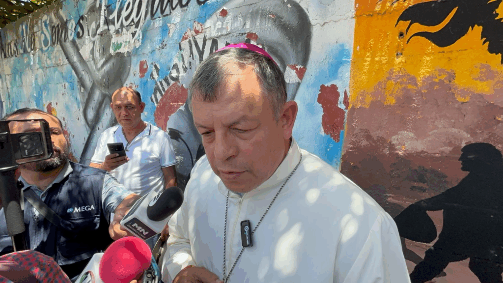 Lamentó el olvido de quienes mueren en el tránsito y criticó políticas migratorias que separan familias.