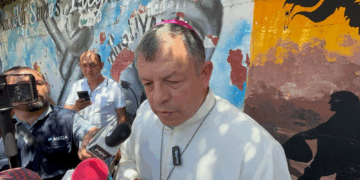 Lamentó el olvido de quienes mueren en el tránsito y criticó políticas migratorias que separan familias.