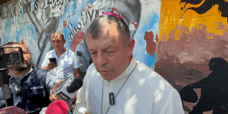 Lamentó el olvido de quienes mueren en el tránsito y criticó políticas migratorias que separan familias.