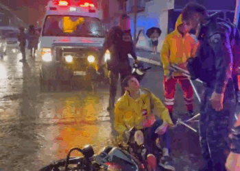 Motociclista derrapa tras maniobra evasiva; el responsable huyó del lugar