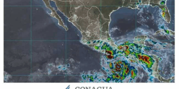 Autoridades amplían zona de prevención ante posible evolución a huracán frente a las costas de Oaxaca.