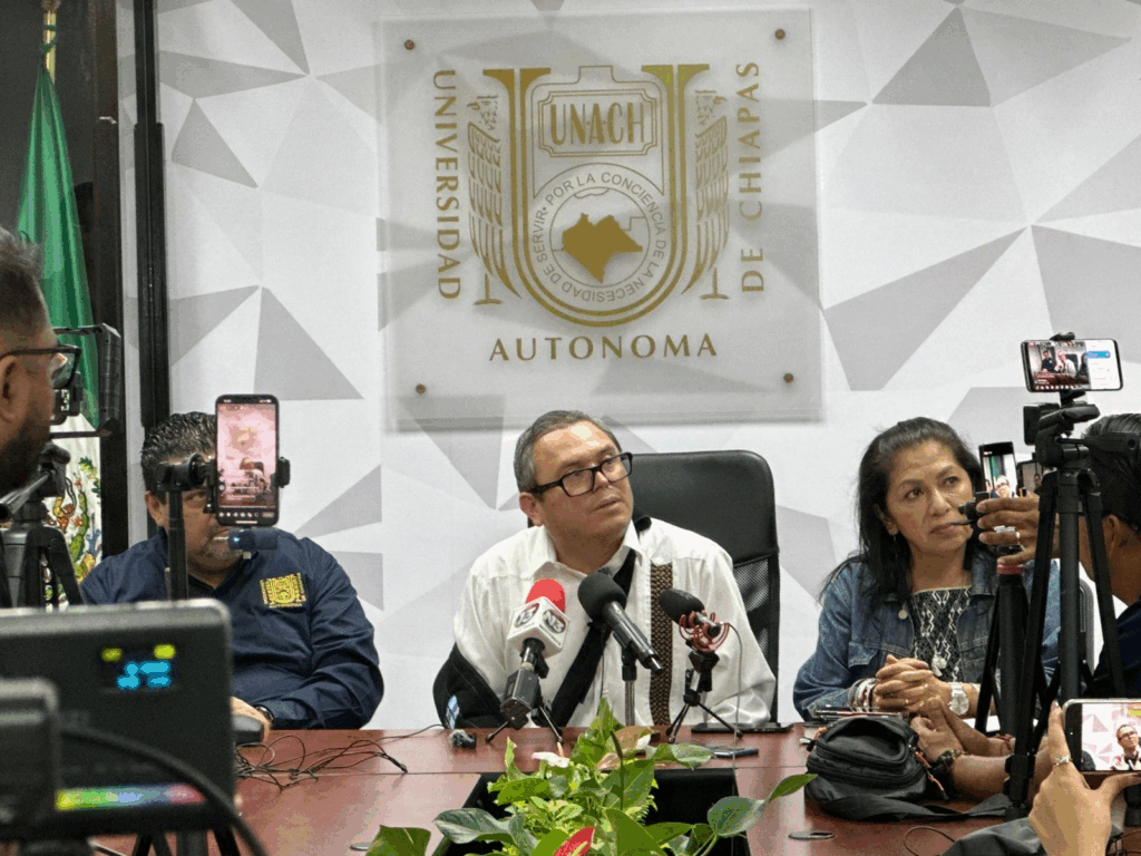 En la UNACH, de casi cuatro mil aspirantes sólo 360 lograrán ingresar este ciclo. La alta demanda y la falta de infraestructura restringen oportunidades para futuros doctores.