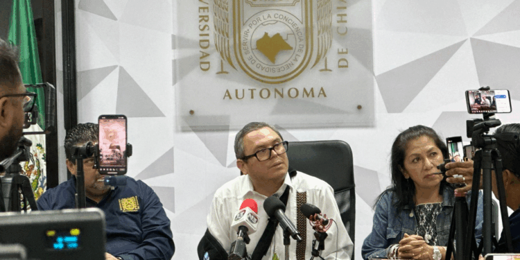 En la UNACH, de casi cuatro mil aspirantes sólo 360 lograrán ingresar este ciclo. La alta demanda y la falta de infraestructura restringen oportunidades para futuros doctores.