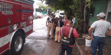 Un cortocircuito habría originado el incendio que movilizó a bomberos en Tuxtla.