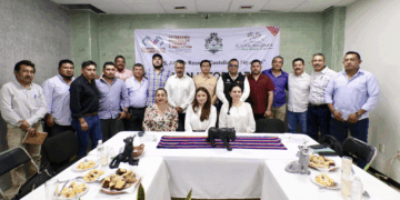 La alcaldesa de Villaflores participó en reunión para garantizar manejo justo de recursos en comunidades.