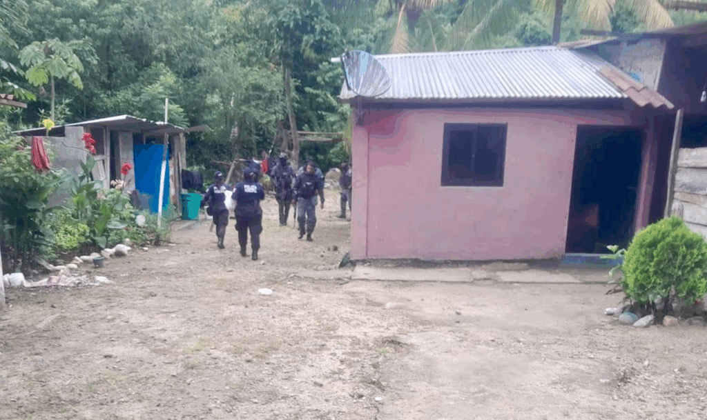 Rudiel N fue atacado a balazos por sicarios frente a su casa en Nueva Tenochtitlán.
