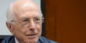 (PRIMERA PARTE DE TRES)El poeta y filósofo Jaime Labastida fue homenajeado con la Medalla Óscar Oliva en San Cristóbal de las Casas.