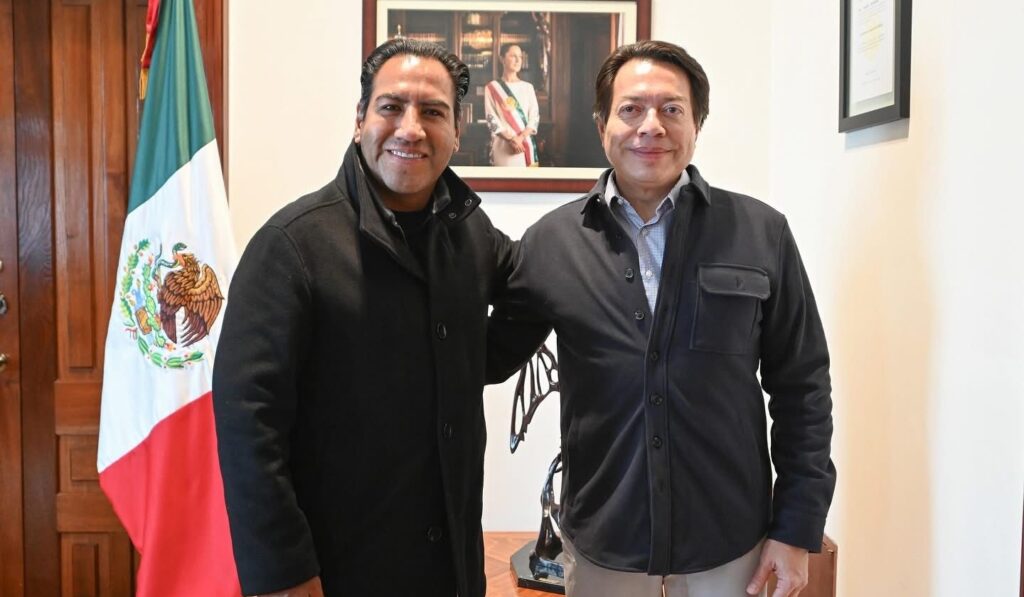 Gobernador y Mario Delgado dialogaron con la Sección 7 del SNTE-CNTE en Chiapas.
