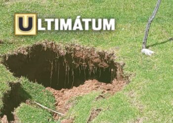 El hundimiento se reportó en Saclamanton; autoridades acordonaron la zona y piden presencia de especialistas.