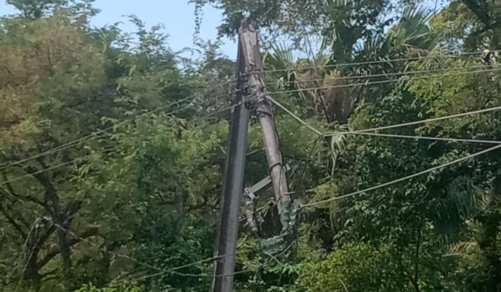 Habitantes del cantón Guanacaste se quedaron sin luz desde el pasado viernes.