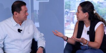 Precisó que en el Congreso del Estado se trabaja en equipo y se escuchan las iniciativas que la propia sociedad impulsa para convertirlas en marco legal