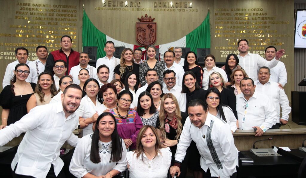 El Congreso de Chiapas reconoció el legado educativo y científico de la universidad.