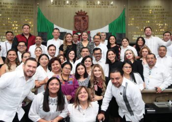 El Congreso de Chiapas reconoció el legado educativo y científico de la universidad.