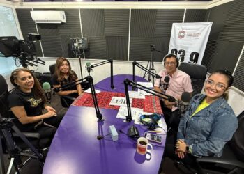Defensoras públicas resuelven dudas y promueven asesoría y defensa legal gratuita por el radio.