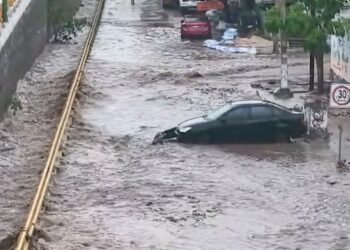 El caos urbano en Tuxtla crece por lluvias que superan la capacidad de respuesta del Ayuntamiento.